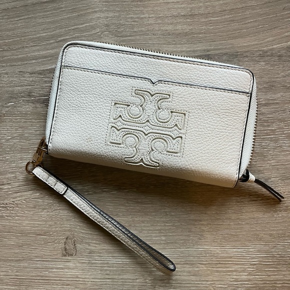Tory Burch Ivory Harper Wristlet - Picture 5 of 5
